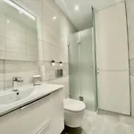 דירה Fresh And Cosy Appt With Pool, Fiber, Largetv, Gaming אלבופיירה